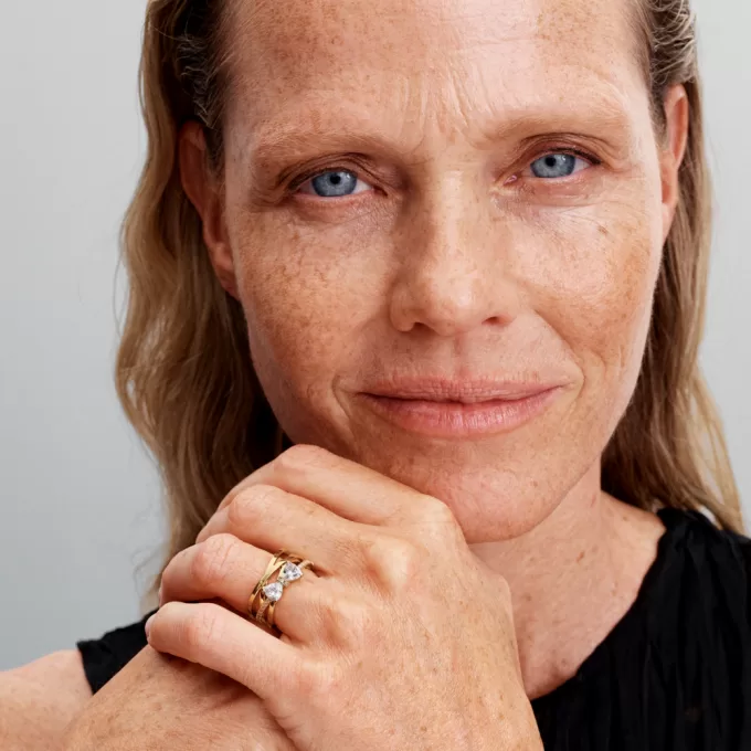 Sparkling Bow & Crossover Band Ring